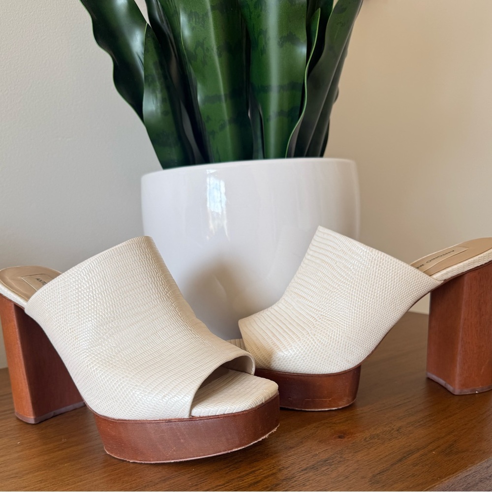 Women’s Antonio Melani Cream Sarayyaa Platform Sandals Size 7.5